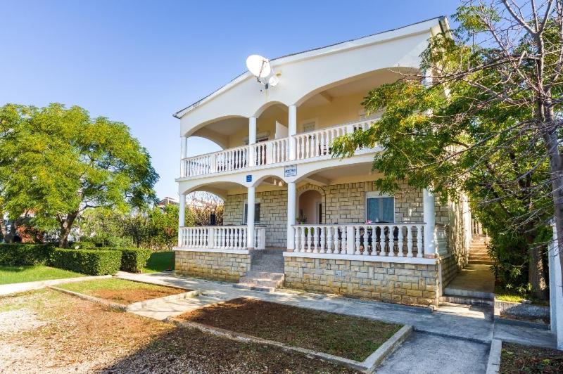 Apartment Nin - Vrsi At The Beach Exterior photo
